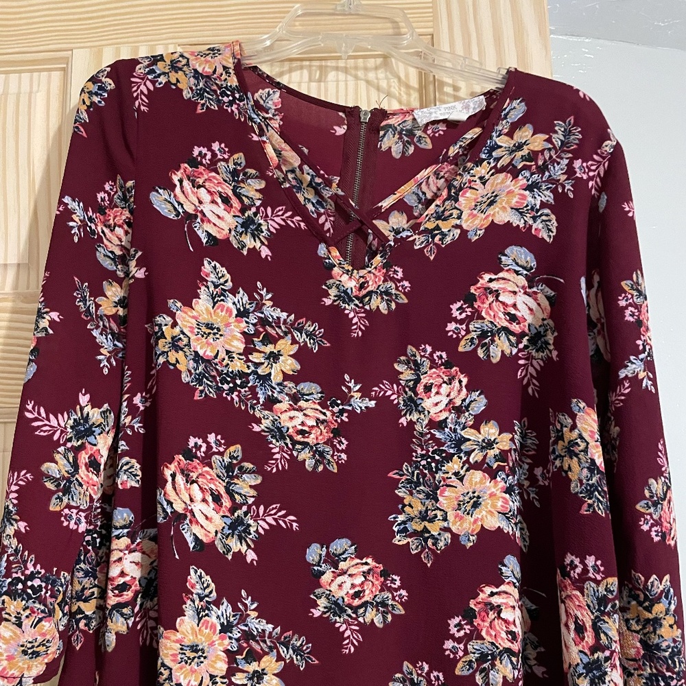 Women's Pink Republic Size Large